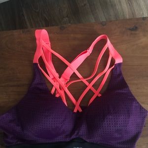 VS padded sports bra